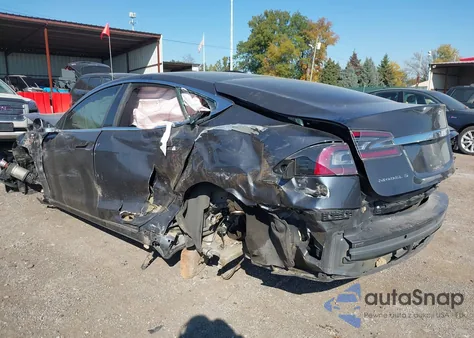 2018 Tesla Model S 100D/75D/P100D z USA, uszkodzony, nr VIN 5YJSA1E25JF273251